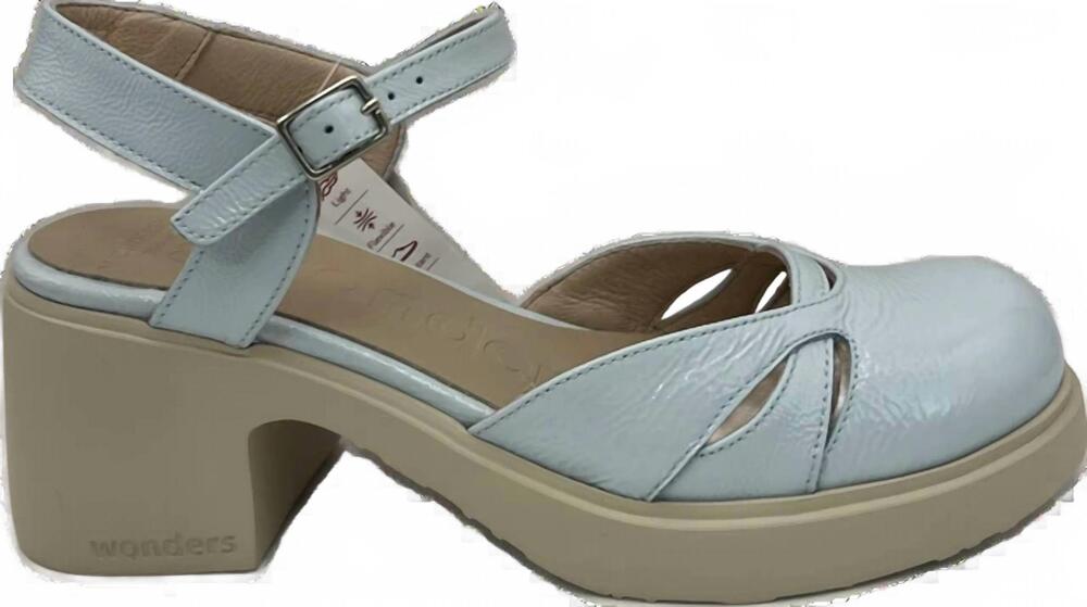 NEW WONDERS women's flytres 31 sandals in light blue